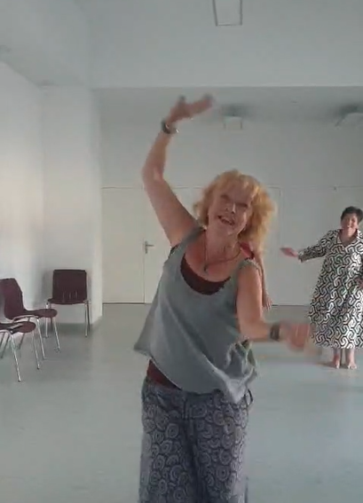 Doris confondatrice, qui danse